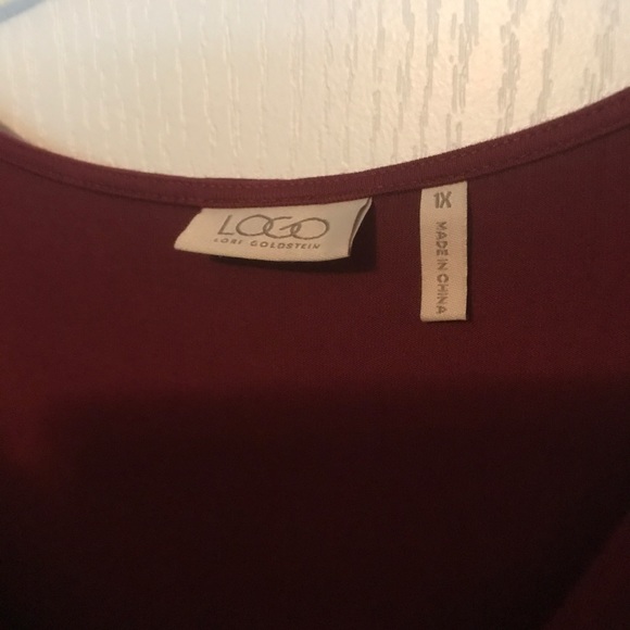 LOGO by Lori Goldstein Wine Top - 1X - Picture 2 of 3